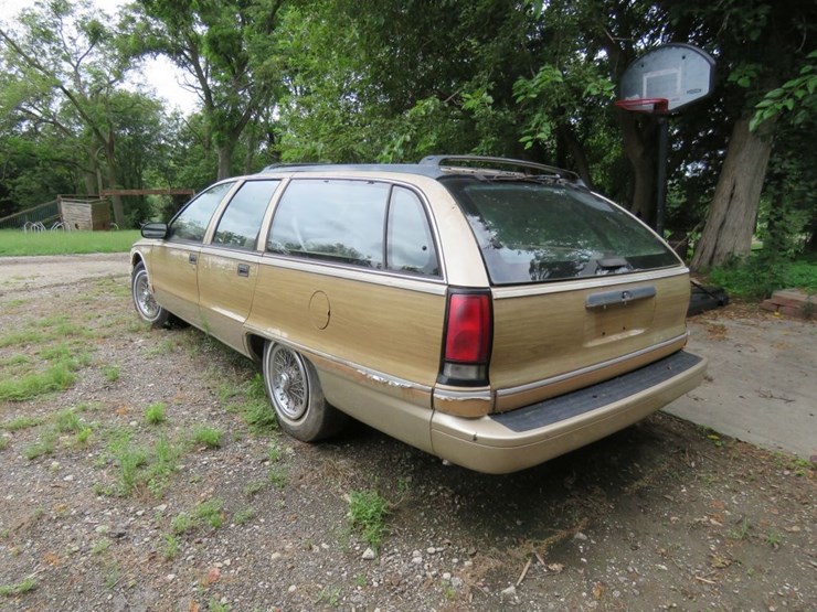 1995-chevrolet-caprice-classic-4dr-wagon-image-5