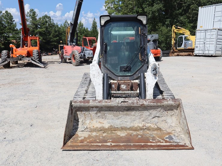 2017-bobcat-t740-image-7
