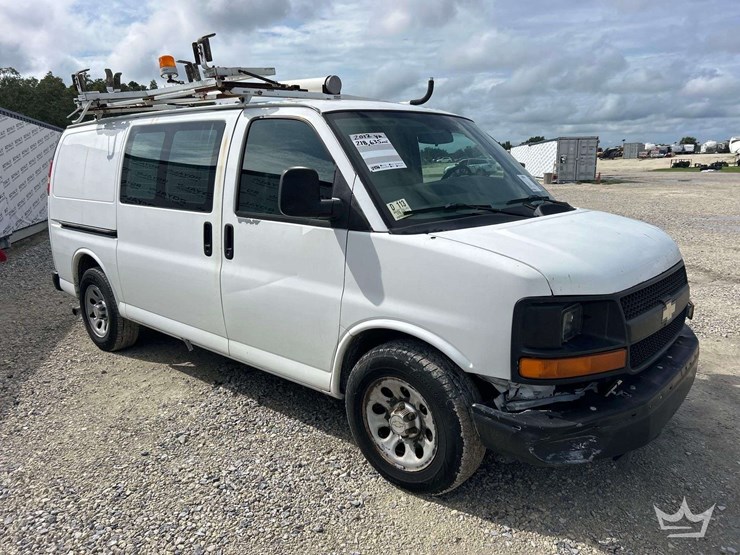 2012-chevrolet-express-1500-image-2
