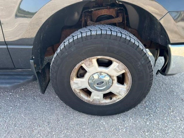 2014-ford-f150-xlt-image-54