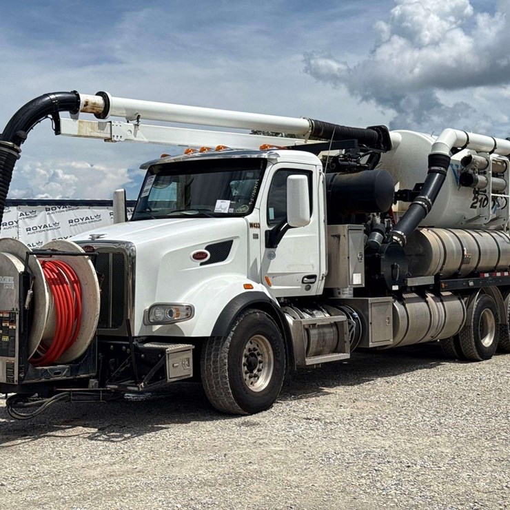 2020 PETERBILT 567