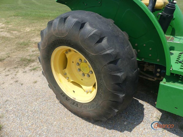 2021-john-deere-5045e-image-8