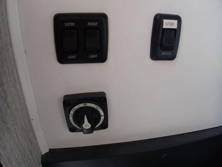 2021-coachmen-pursuit-class-a-motorhome-1f64f5dn1m-image-50