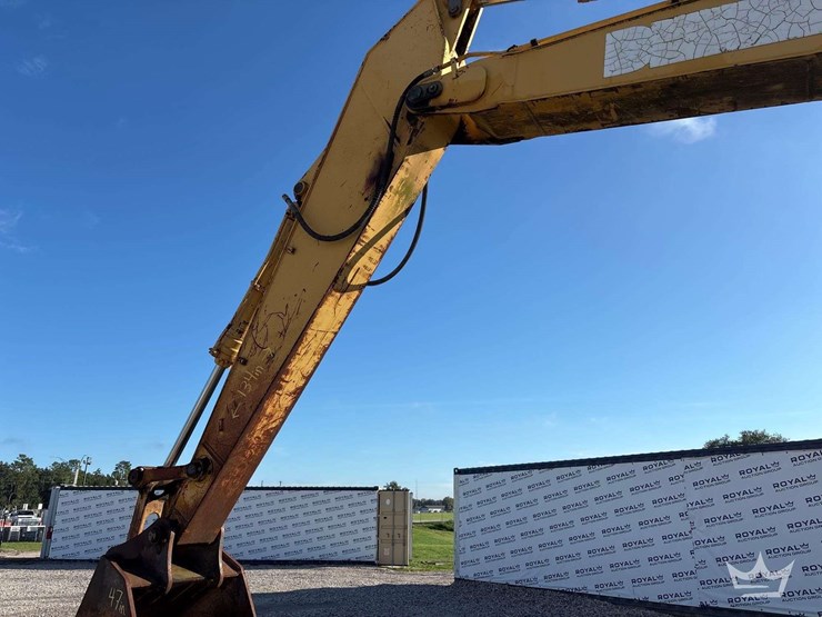 deere-330c-lc-image-24