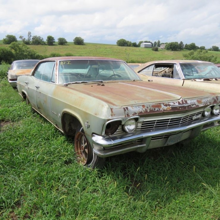 1965 Chevrolet Impala 4dr Sedan