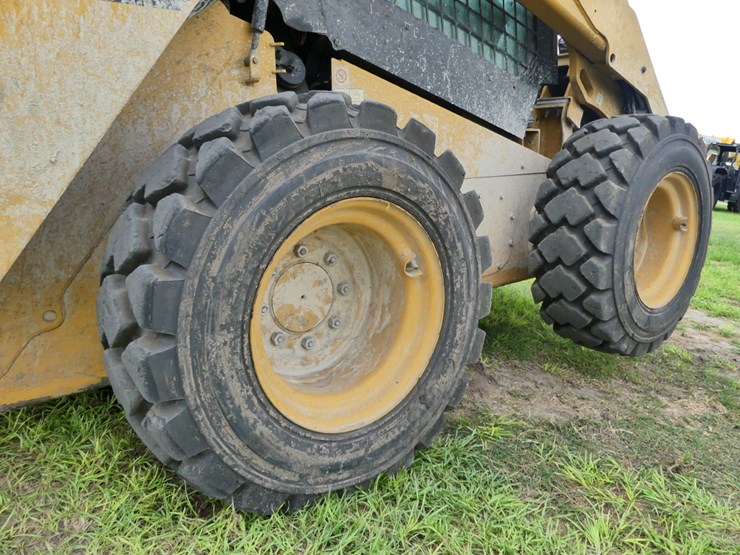 2015-caterpillar-262d-image-6
