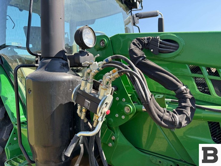 2016-john-deere-6155r-image-32