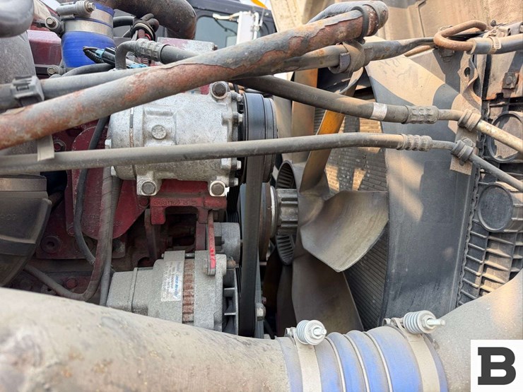 2001-freightliner-cst120-tank-truck-image-64