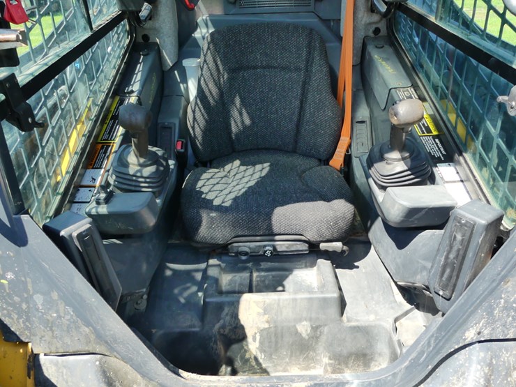 2020-deere-312gr-image-13