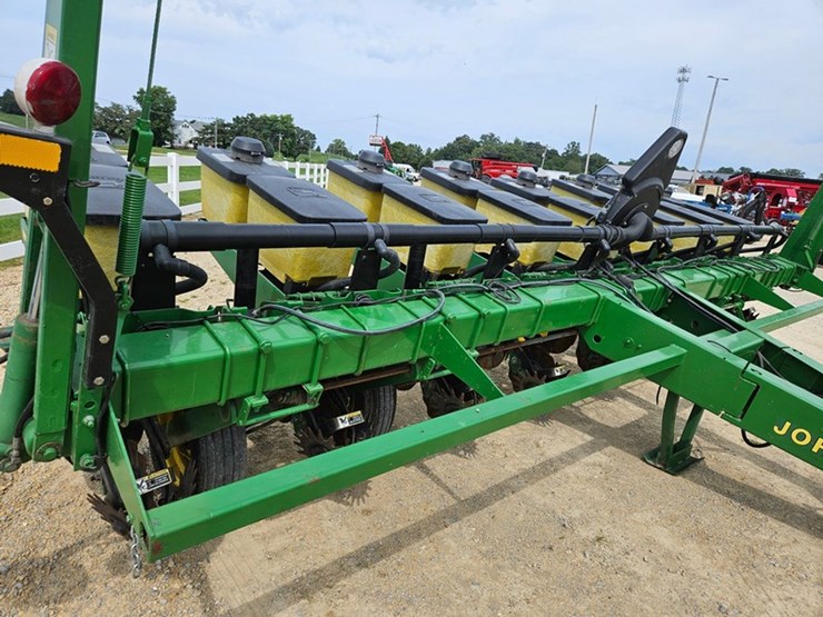 john-deere-7200-image-17