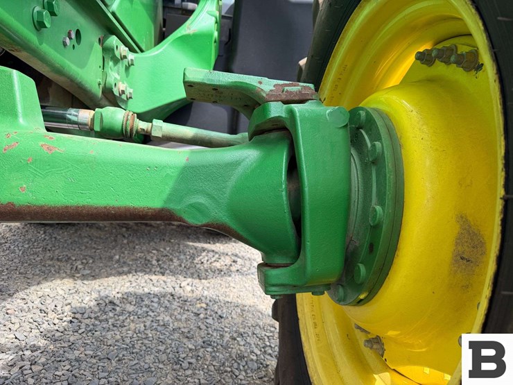 2015-john-deere-6210r-image-22