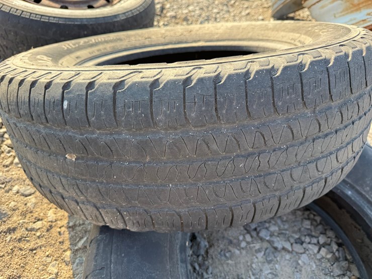 #5035-•-lot-of-(3)-miscellaneous-tires-inv#-5035-image-7