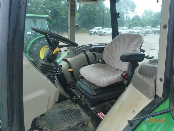 2016-john-deere-5065e-image-12