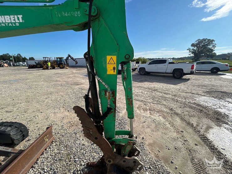 2018-takeuchi-tb230-image-13