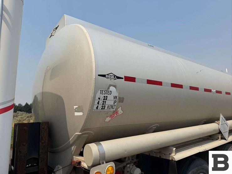 2001-freightliner-cst120-tank-truck-image-12