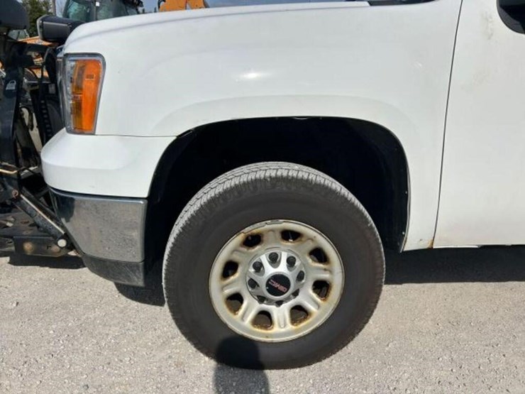 2014-gmc-sierra-3500-image-53