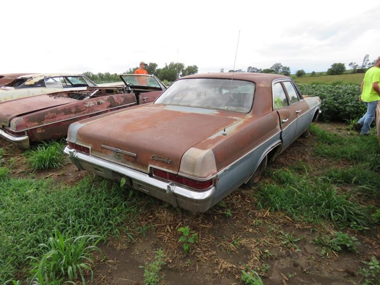 1966-chevrolet-impala-4dr-sedan-image-4