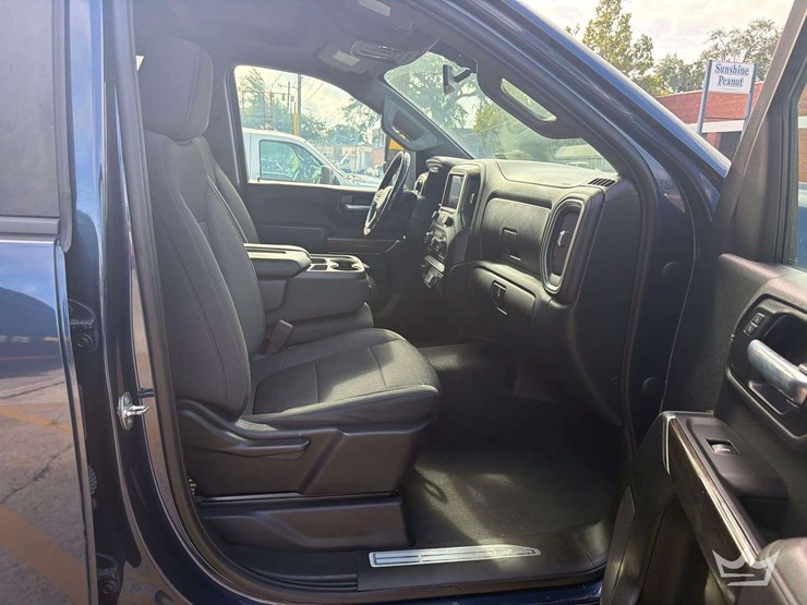 2021-chevrolet-silverado-2500-image-14