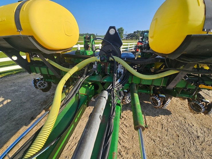 john-deere-1770-image-31