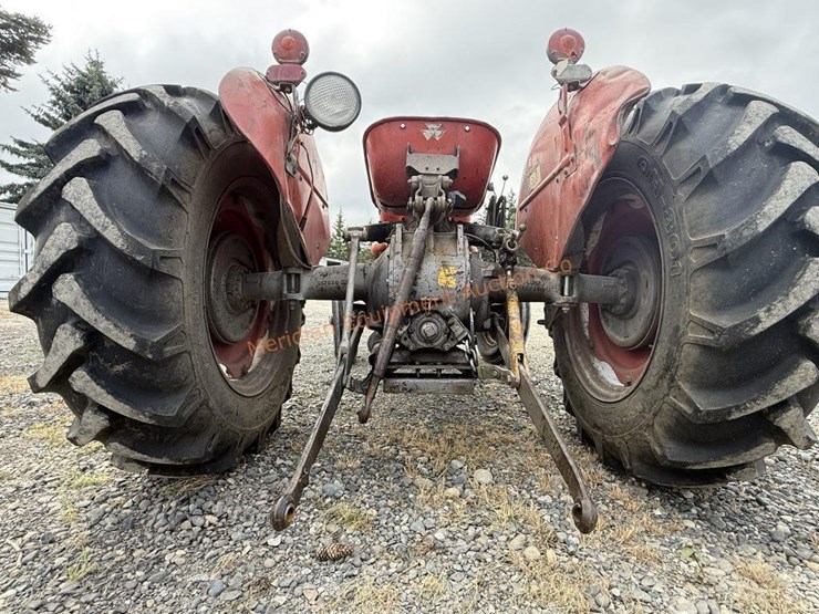 massey-ferguson-135-image-14