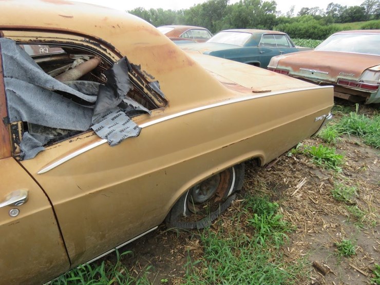 1965-chevrolet-biscayne-2dr-sedan-image-9