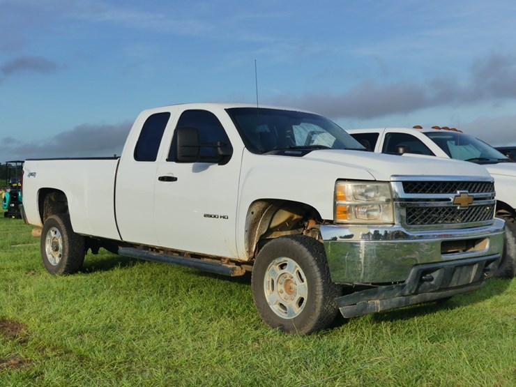 2013-chevrolet-2500hd-image-1