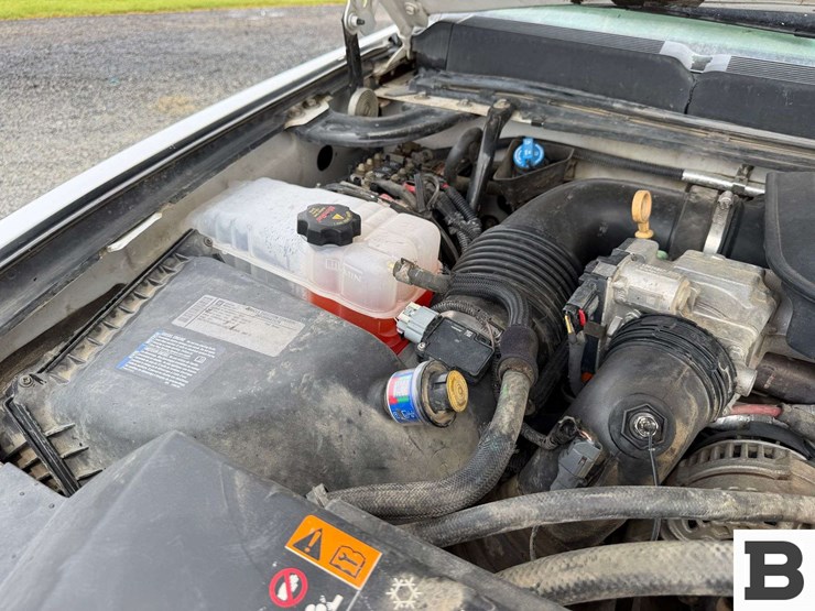 2012-chevrolet-silverado-2500hd-image-29