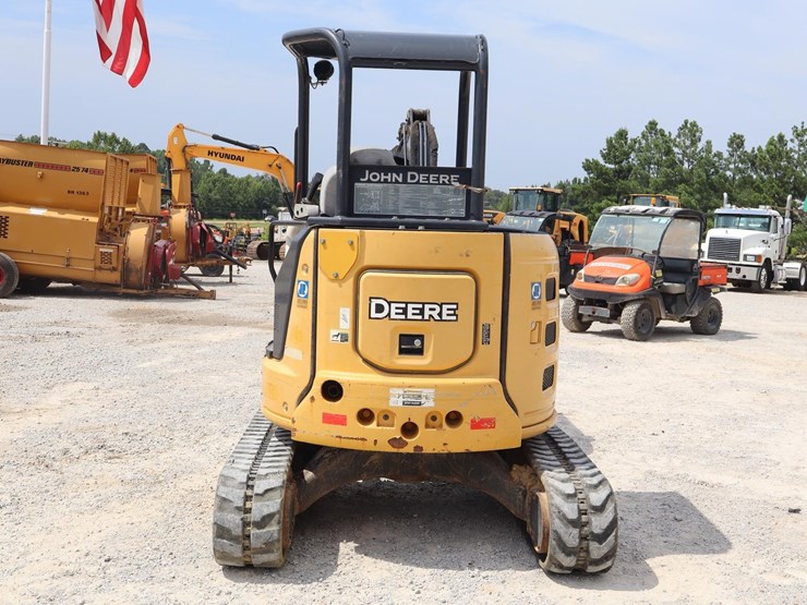 2017-deere-35g-image-4