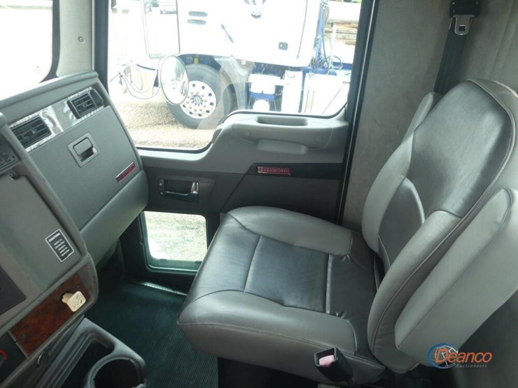 2009-kenworth-t370-image-14