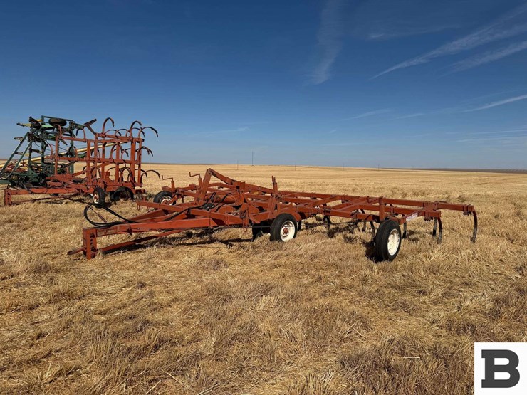 allis-chalmer-800-chisel-plow-image-2