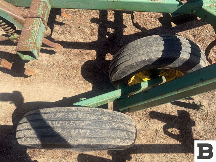 john-deere-16-image-26