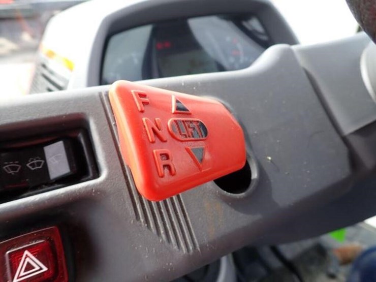 2021-kubota-m4-071-image-15