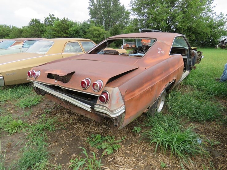 1965-chevrolet-impala-for-parts-image-2