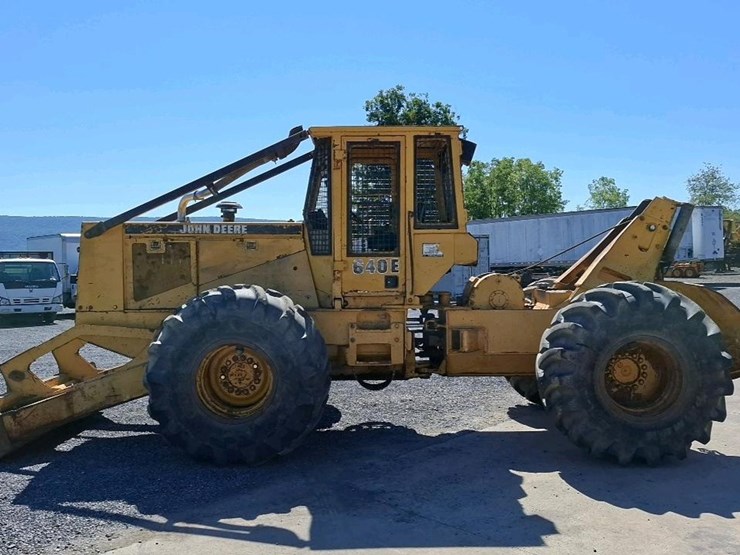 1993-deere-640e-image-2