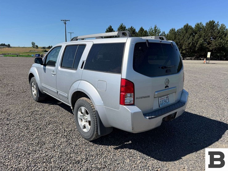 2005-nissan-pathfinder-image-3
