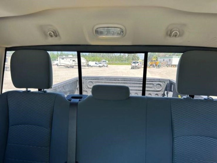 2019-ram-1500-slt-image-17