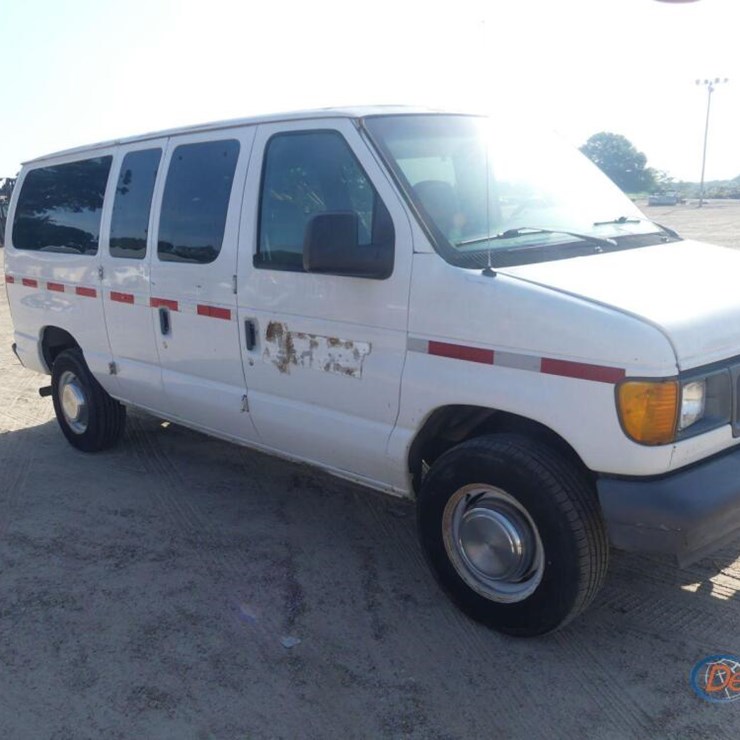 2005 FORD E350