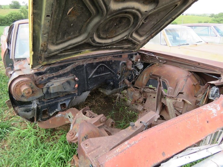 1965-chevrolet-impala-for-parts-image-4