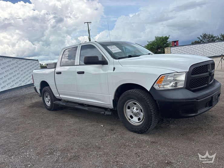2017-dodge-1500-image-2