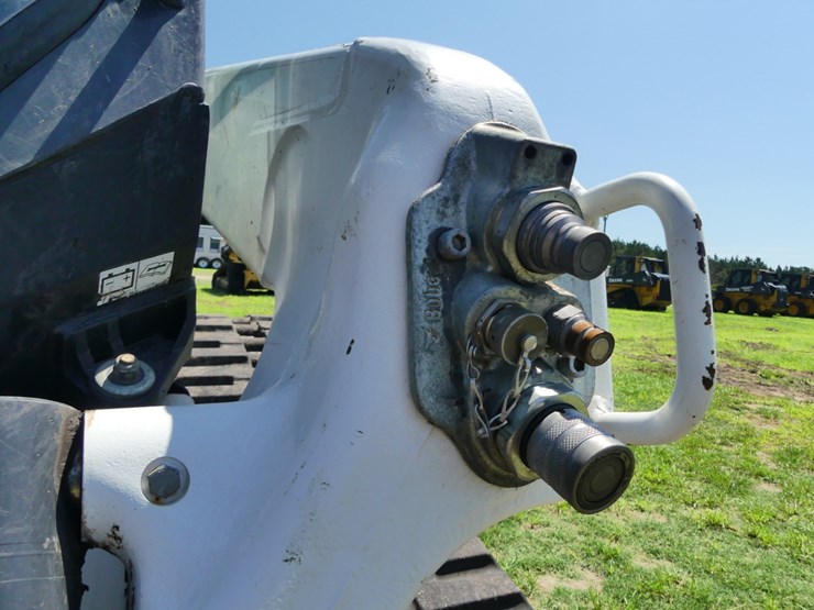 2023-bobcat-t770-image-12