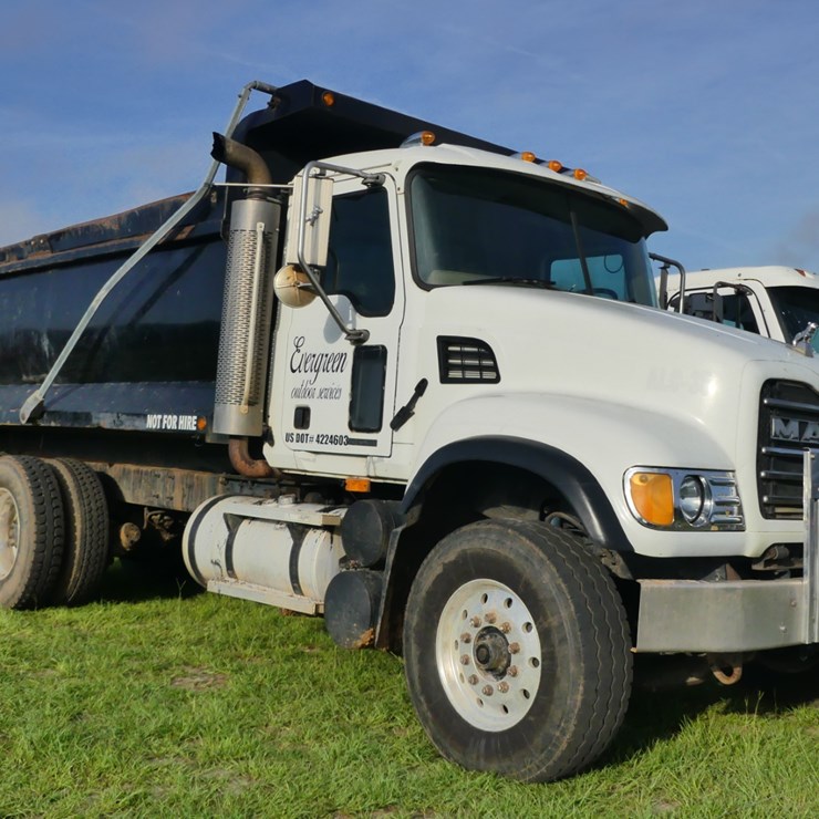 2007 Mack Dump Truck