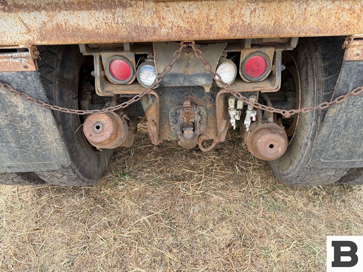 1988-mack-rd688s-image-23