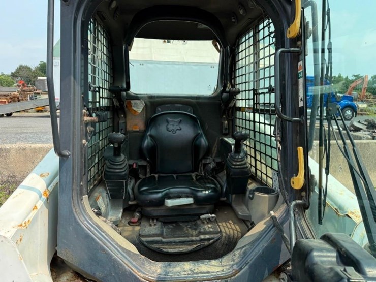 2012-bobcat-s630-image-5