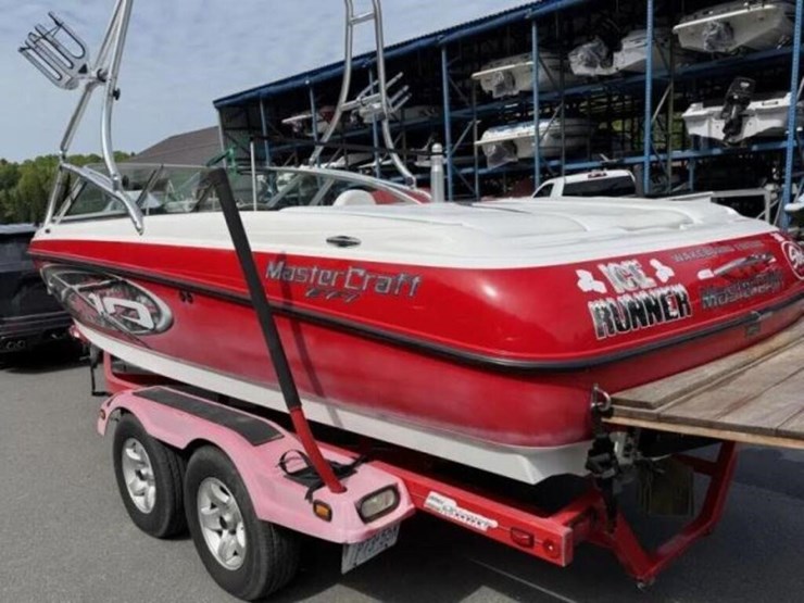 2002-mastercraft-x10-wakeboard-boat-mbcauxc8f102-image-3