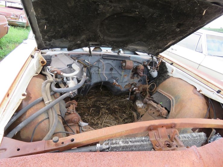 1966-chevrolet-impala-4dr-sedan-image-5