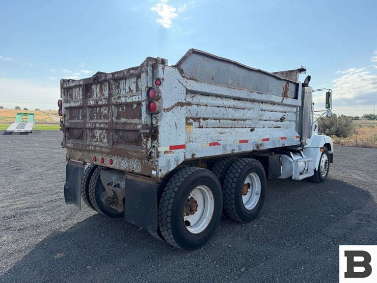 1996-freightliner-fld112-image-5