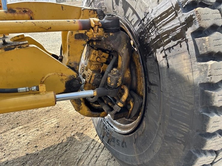 2009-deere-772g-image-21