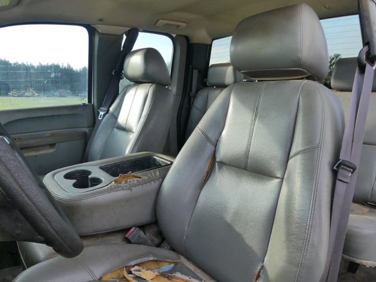 2013-chevrolet-2500hd-image-11