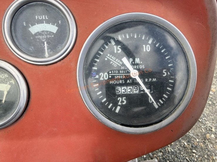 massey-ferguson-135-image-9