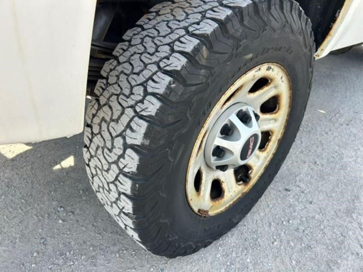 2014-gmc-sierra-3500-image-67